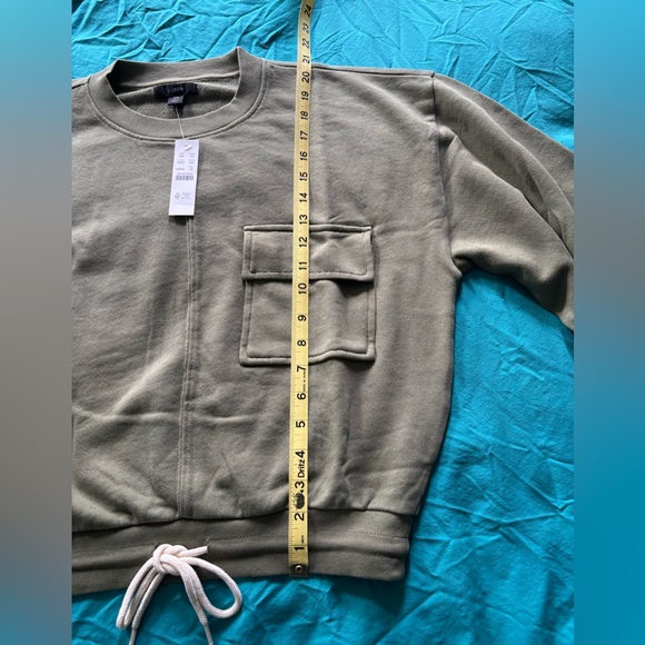 NWT! - Comfy Cropped J Crew Sweatshirt (100% Cotton - Utility/Army Green) - Picture 5 of 9
